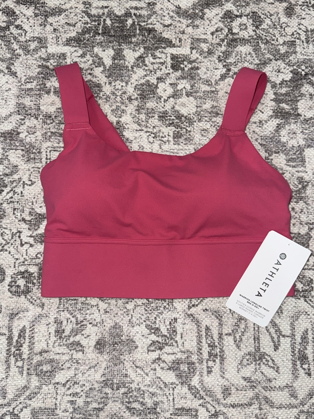 Athleta Warrior longline twist bra D-DD size small.